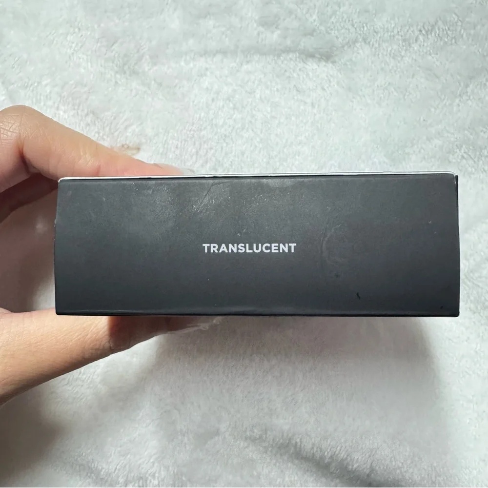 Laura Mercier Real Flawless Luminous Perfecting Pressed Powder - Translucent NIB